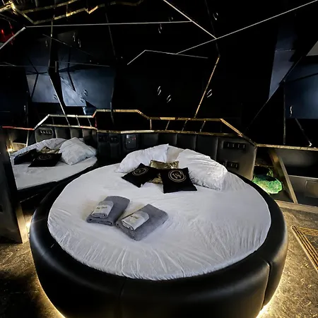 Diamond Duck Luxury - Jacuzzi - Romantic Loft Apartman *